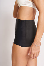Cargar imagen en el visor de la galería, Faja Ostomía Semi Rigida - Negro