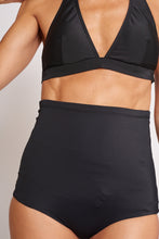 Cargar imagen en el visor de la galería, Braguita Bikini Ostomía Cintura Alta - Negro